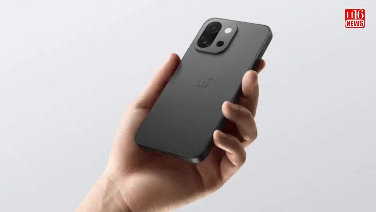 An Android compact phone that is worth the wait